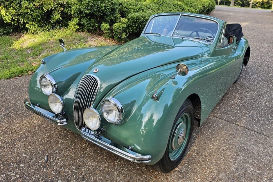 1954 Jaguar XK120 sold for $55,000