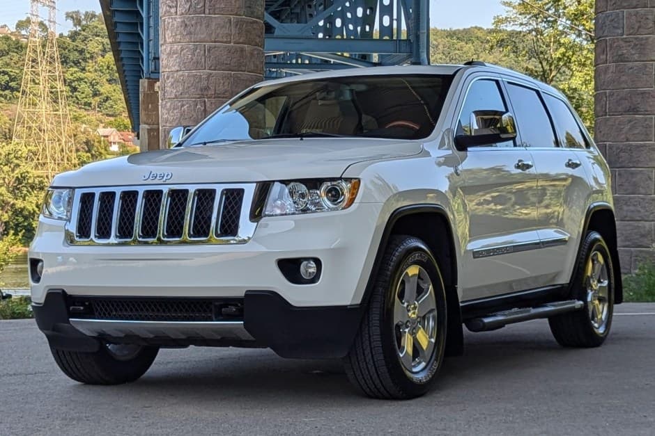 2011 Jeep WK2 Grand Cherokee sold for $30,250