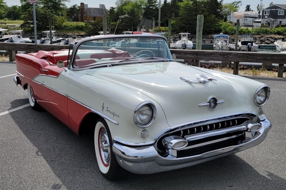 1955 Oldsmobile Starfire sold for $34,251