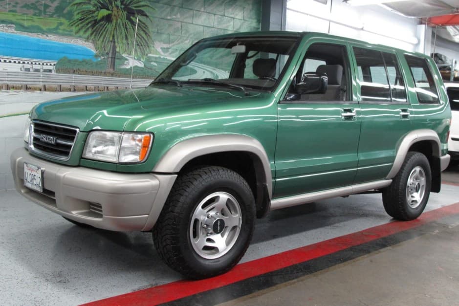 1998 Isuzu Trooper sold for $7,800