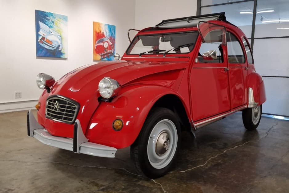 0 Citroen 2CV sold for $13,006