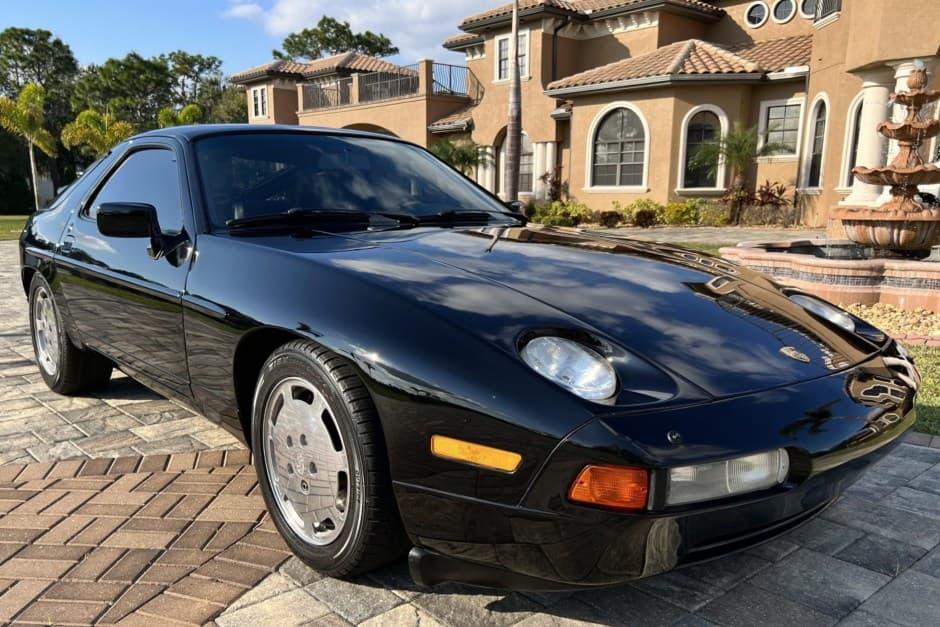 1987 Porsche 928 sold for $32,000