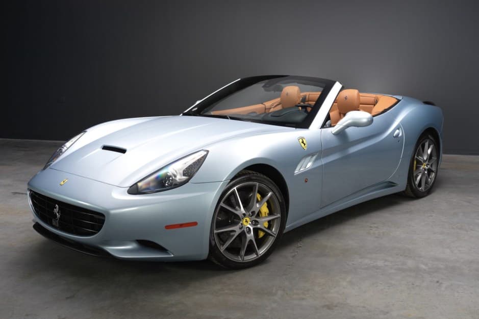 2013 Ferrari California sold for $121,000