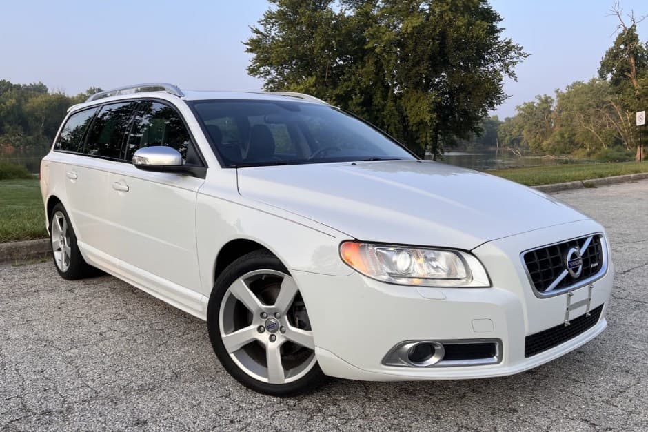 2010 Volvo V70 sold for $14,750