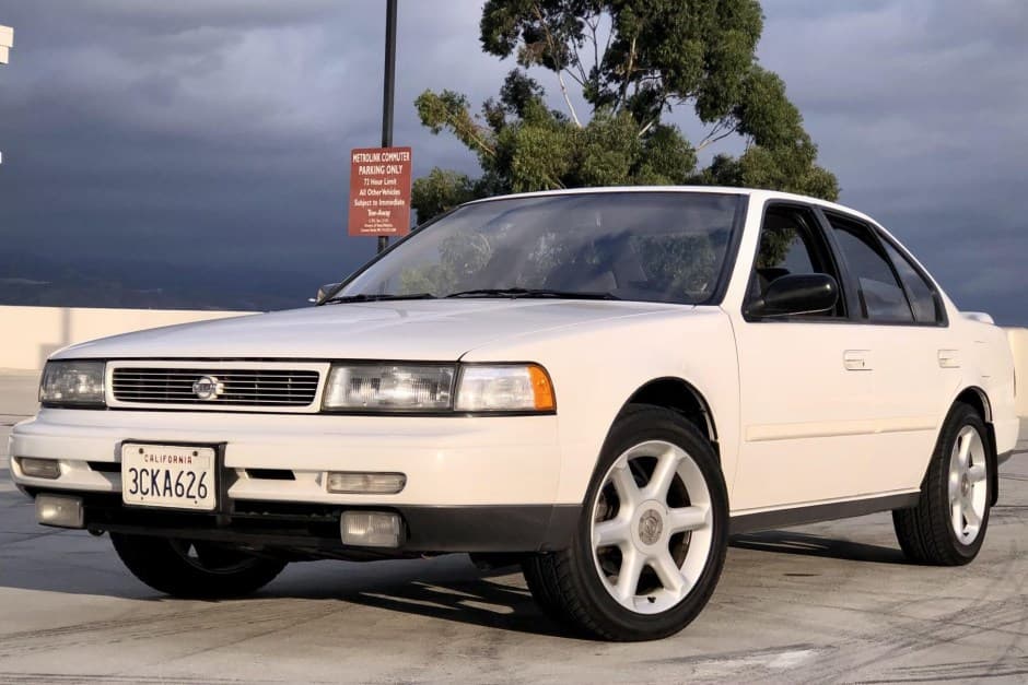 1993 Nissan Maxima sold for $9,901