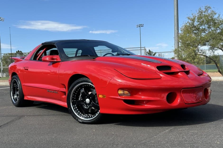 2001 Pontiac Firebird (1993-2002) sold for $19,000