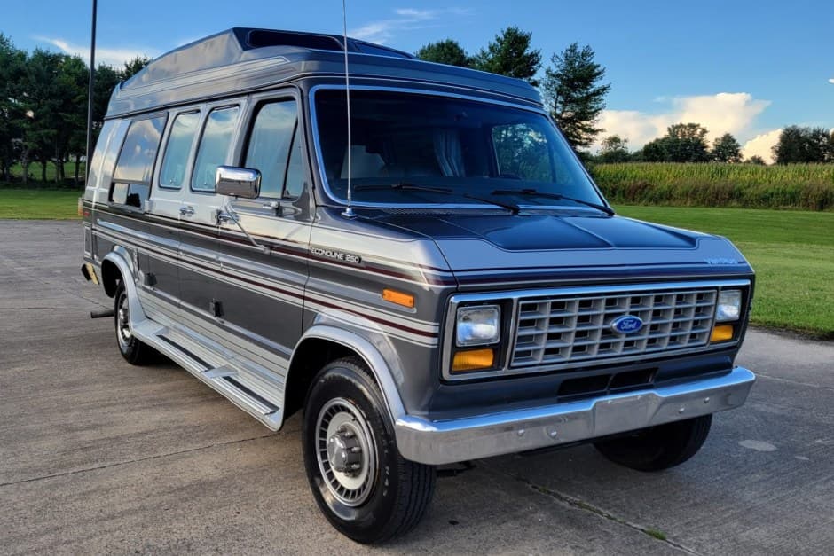1990 Ford Econoline Van sold for $13,500