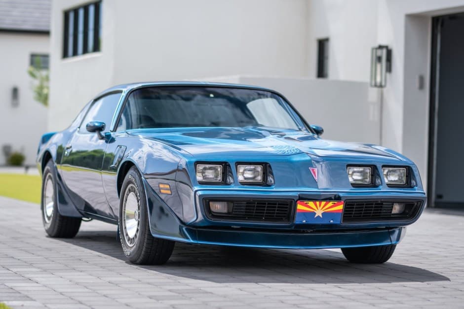 1981 Pontiac Firebird (1970-1981) sold for $21,000
