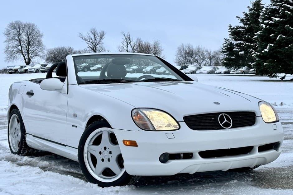 2000 Mercedes-Benz SLK-Class sold for $11,777