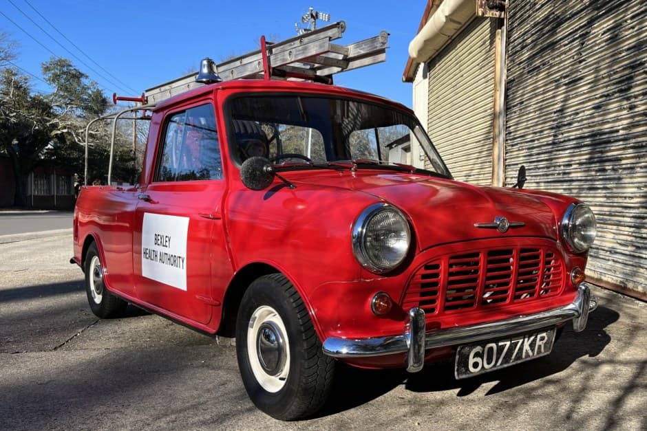 1964 Mini Mk I & Mk II sold for $25,500