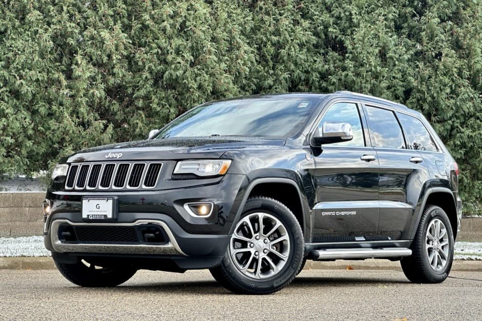 2014 Jeep WK2 Grand Cherokee sold for $23,250