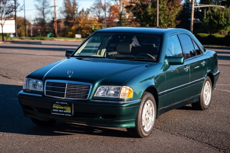 2000 Mercedes-Benz W202 C-Class sold for $5,900