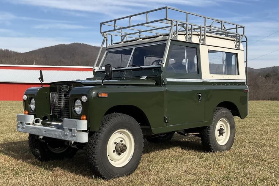 1970 Land Rover Series 88 sold for $28,250