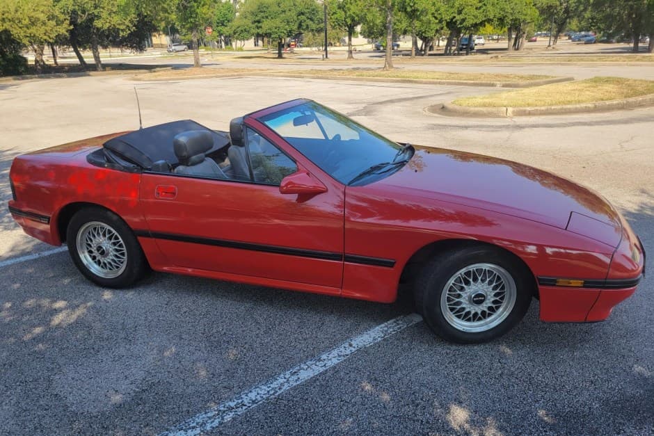1988 Mazda RX-7 FC sold for $9,400