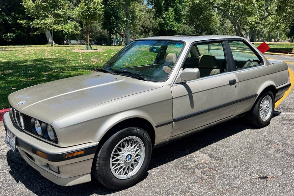 1990 BMW E30 3-Series Coupe sold for $12,000