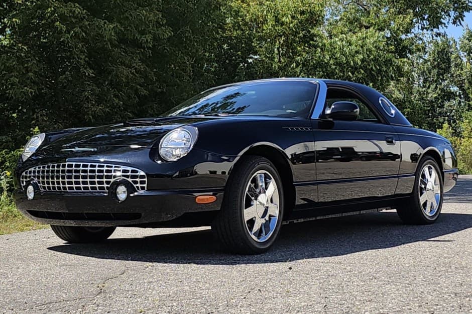 2002 Ford Thunderbird (2002-2005) sold for $17,250