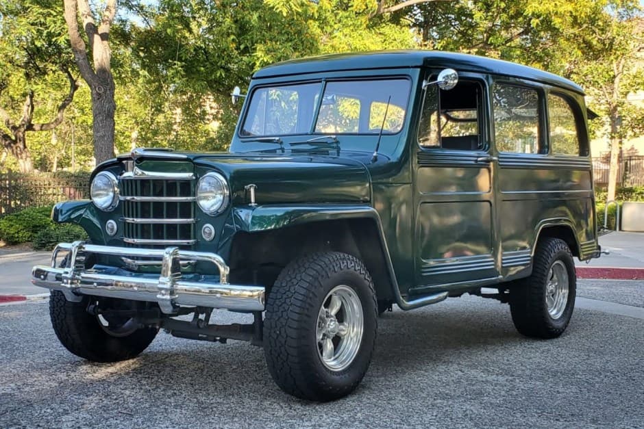1952 Willys Jeep Wagon sold for $16,100