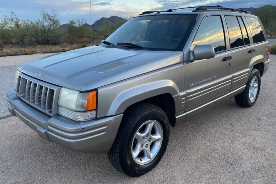 1998 Jeep ZJ Grand Cherokee sold for $7,600