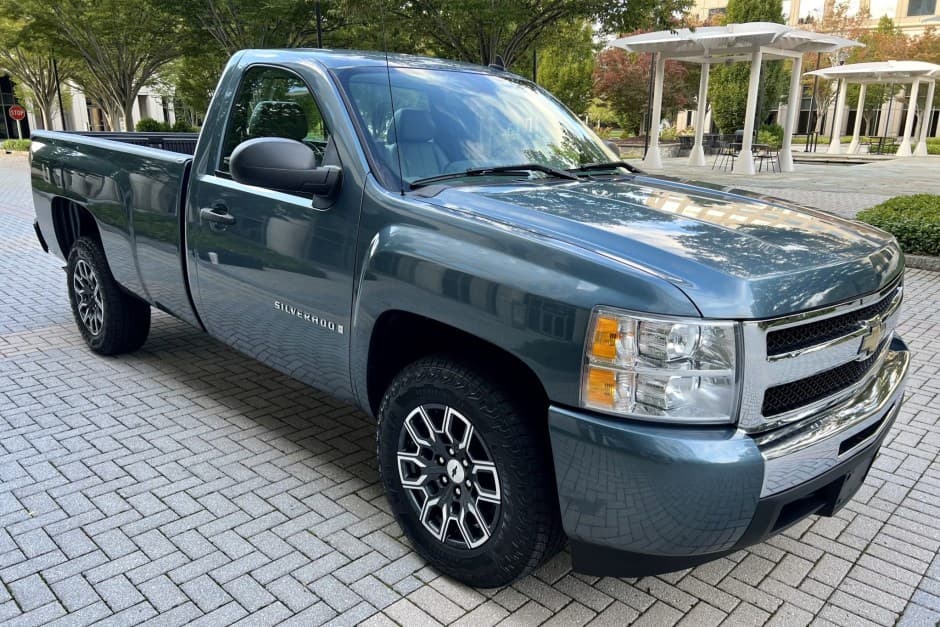 2009 Chevrolet Silverado GMT900 (2007-2013) sold for $22,000