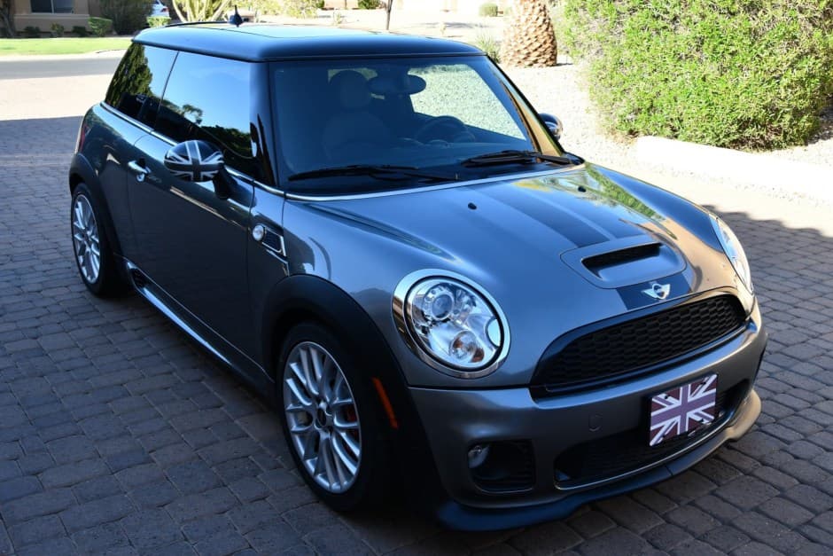2010 Mini R56 Cooper, Cooper S, and John Cooper Works sold for $15,250