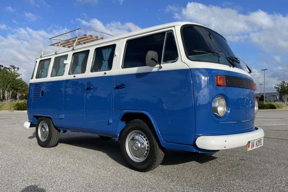 1993 Volkswagen Bay-Window Bus sold for $18,500