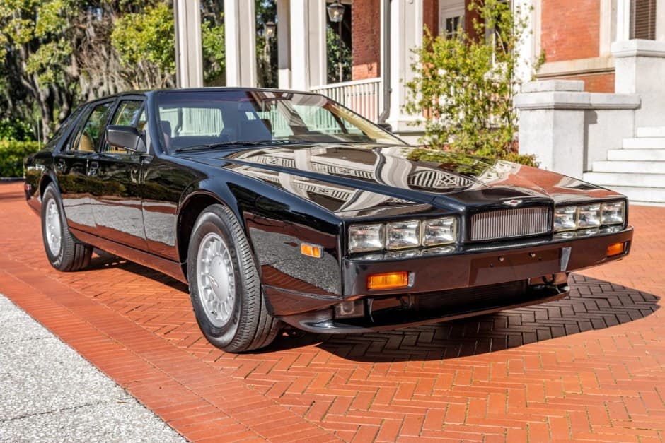 1989 Aston Martin Lagonda sold for $151,500
