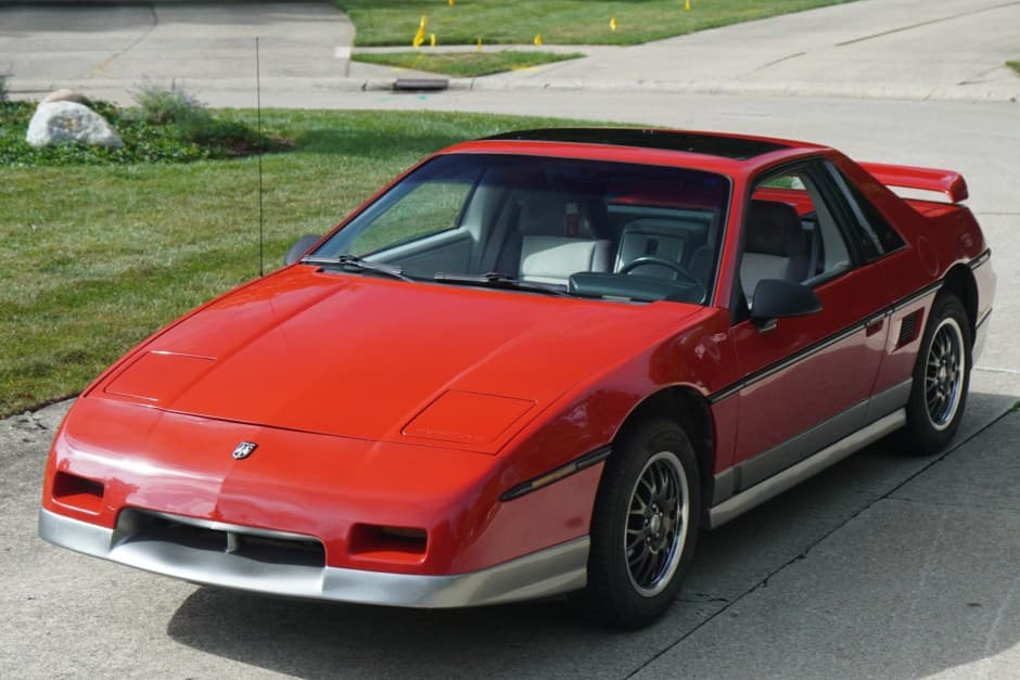 1985 Pontiac Fiero sold for $7,901