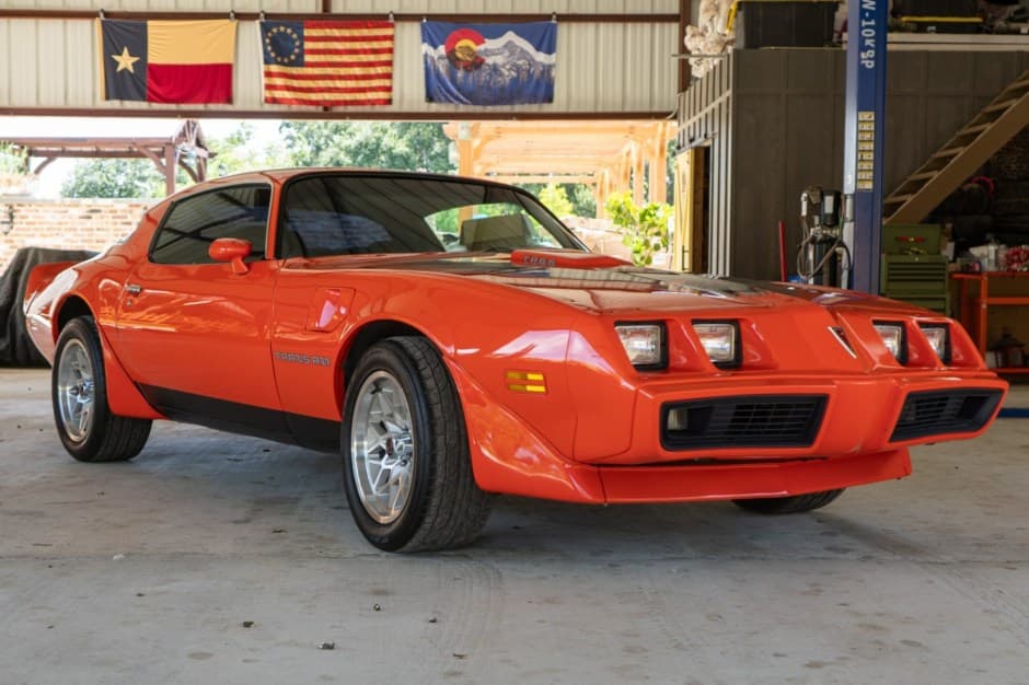 1979 Pontiac Firebird (1970-1981) sold for $16,005
