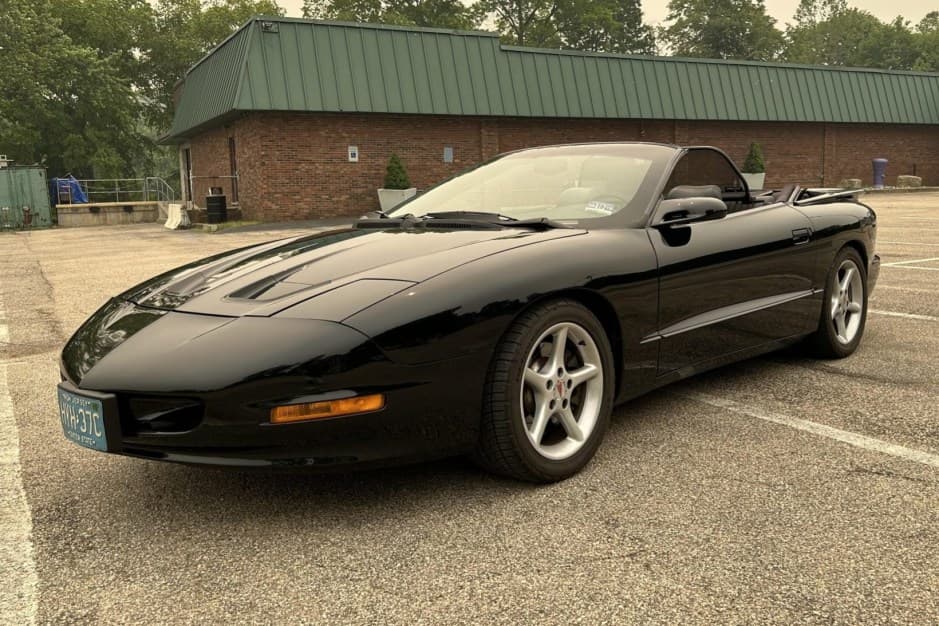 1995 Pontiac Firebird (1993-2002) sold for $6,000