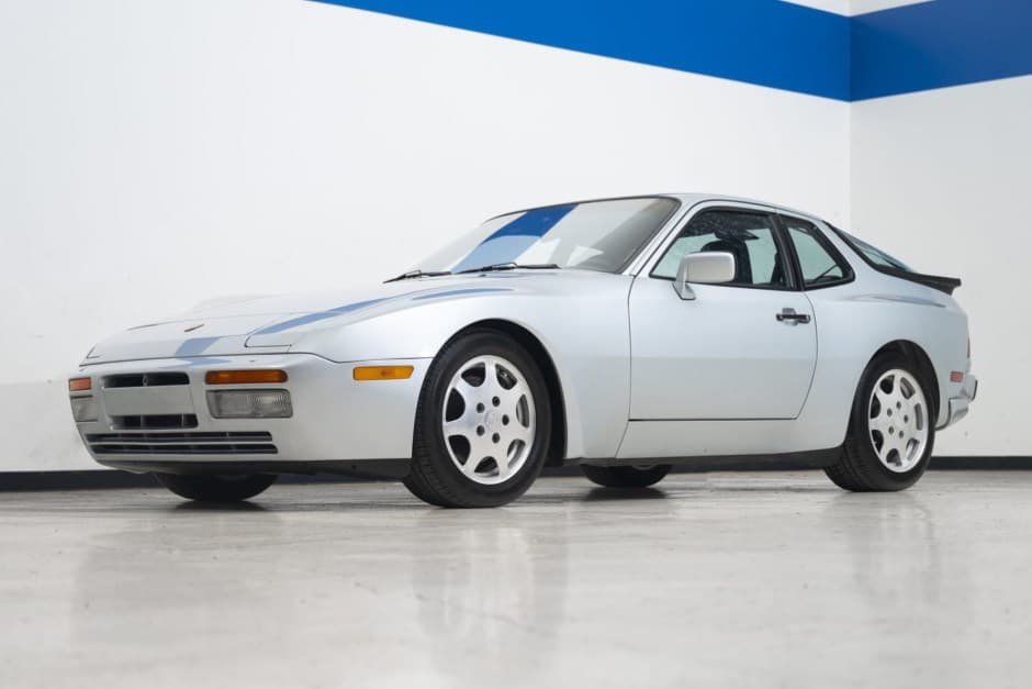 1989 Porsche 944 Turbo sold for $23,500