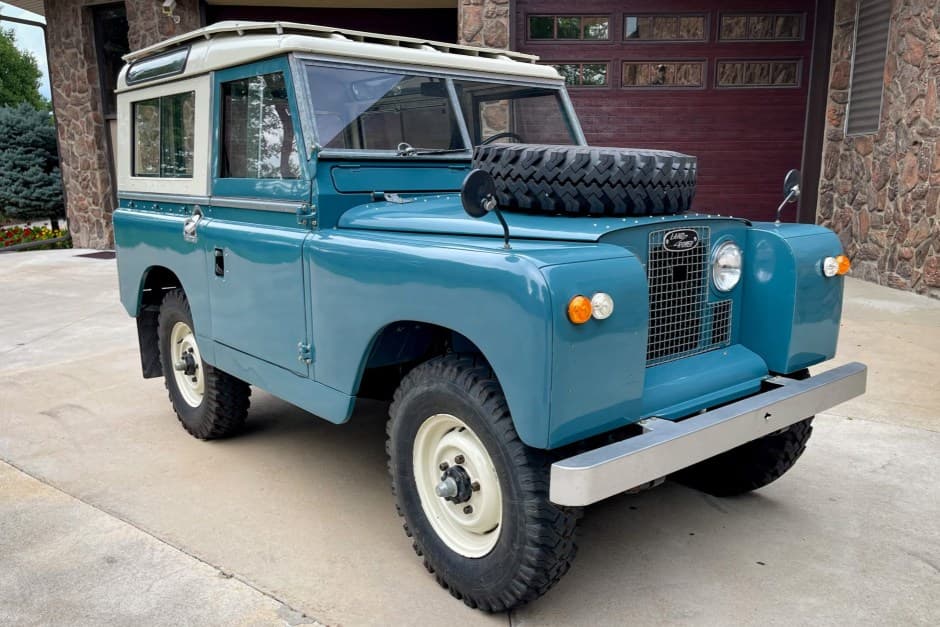 1964 Land Rover Series 88 sold for $38,000