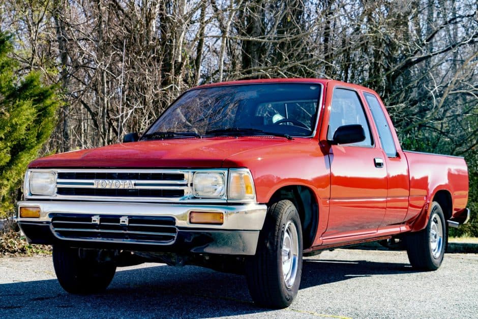 1989 Toyota Pickup (N80/90/100/110 1989-1997) sold for $7,333