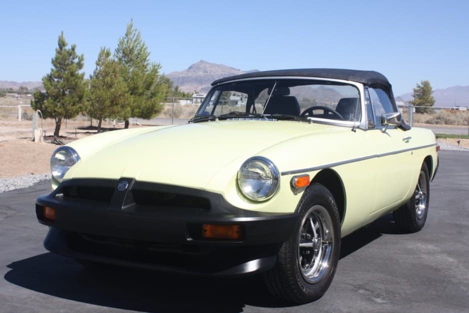 1977 MG MGB sold for $4,000