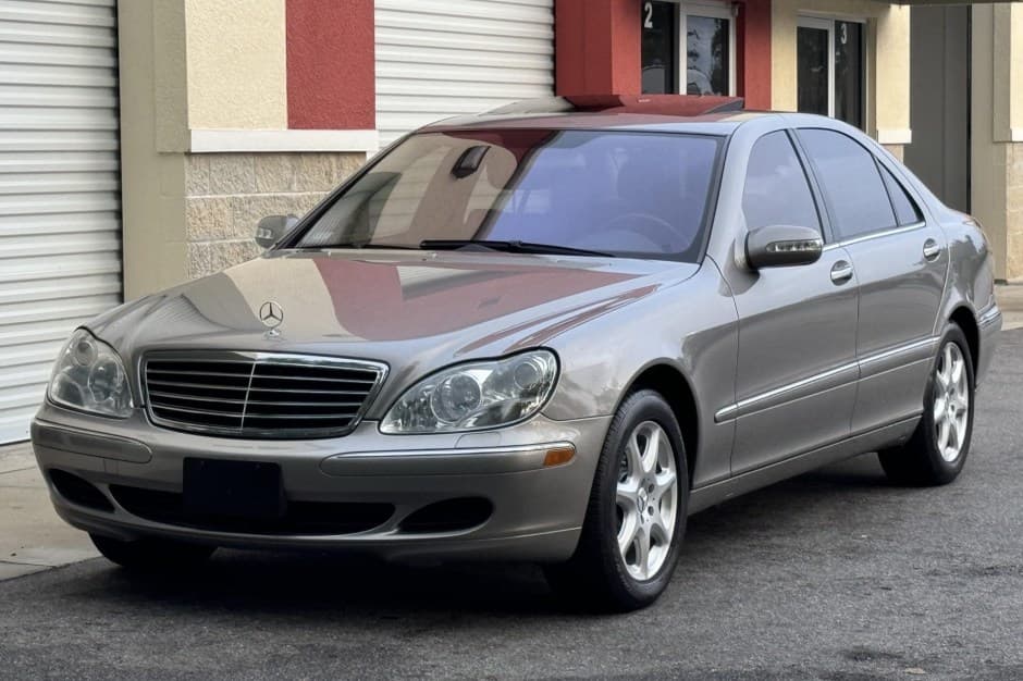 2005 Mercedes-Benz W220 S-Class sold for $9,177