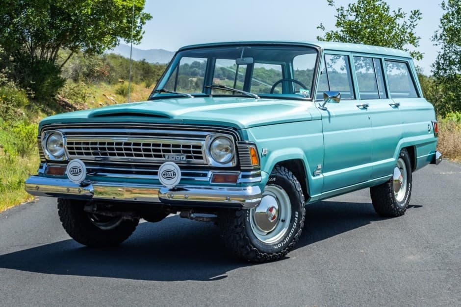 1970 Jeep SJ Wagoneer sold for $29,000