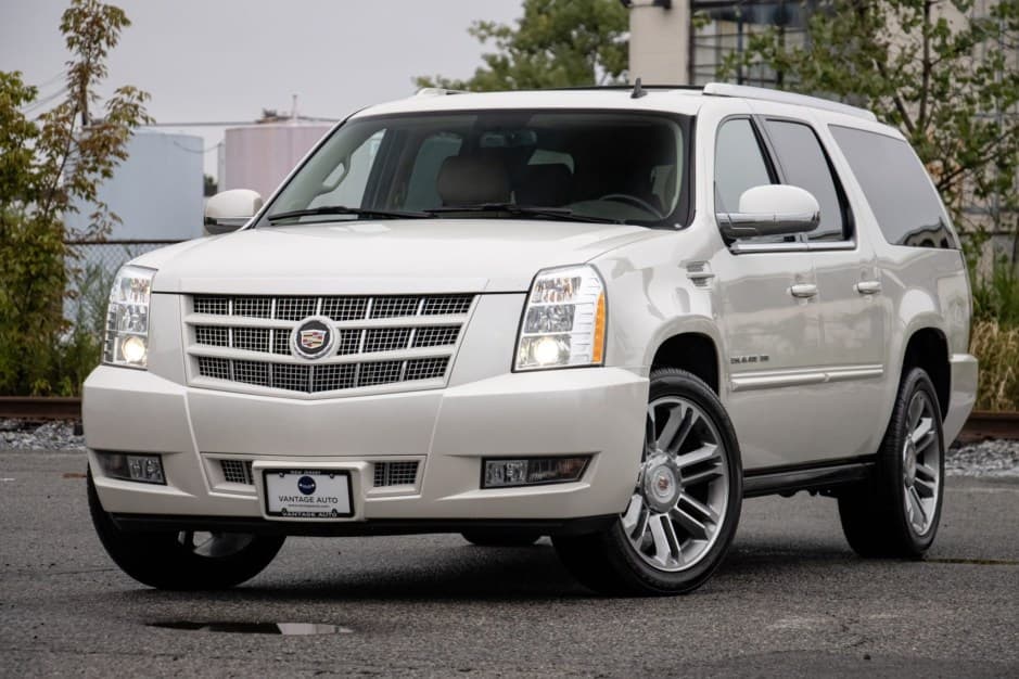 2014 Cadillac Escalade & EXT GMT900 (2007-2014) sold for $41,250