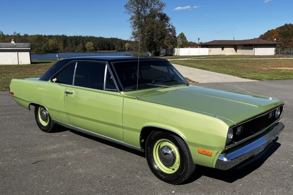 1972 Plymouth Valiant sold for $7,500