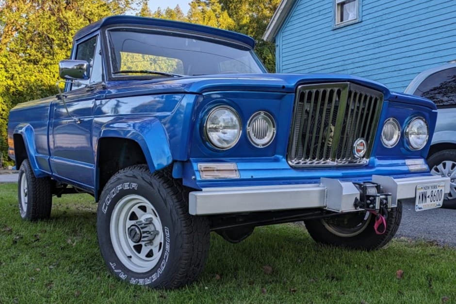 1964 Jeep Pickup sold for $12,250