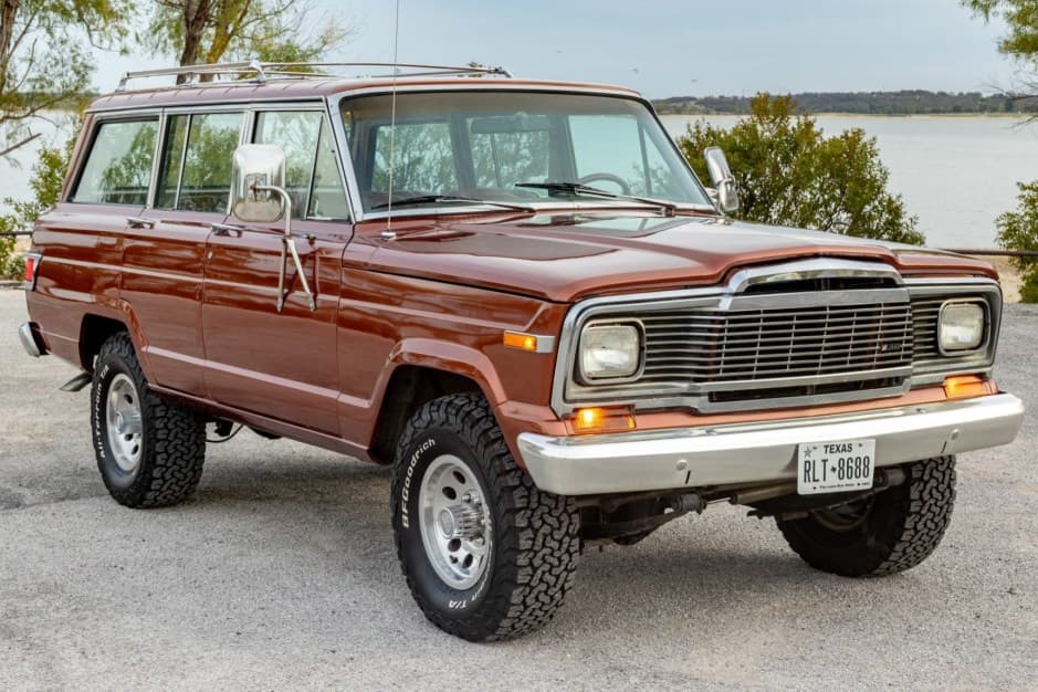 1979 Jeep SJ Grand Wagoneer sold for $20,500