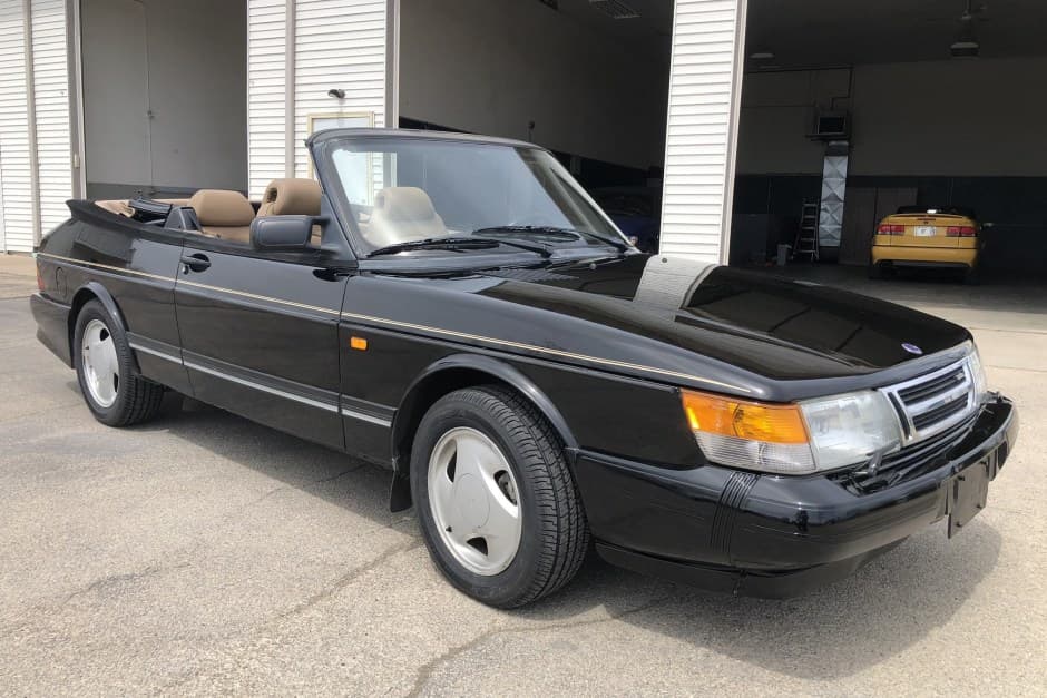 1993 Saab 900 sold for $6,900