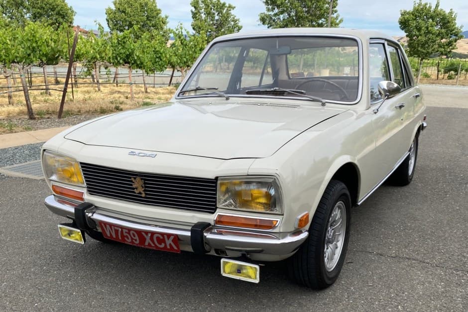 1970 Peugeot 504 sold for $14,000