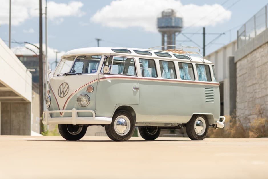 1975 Volkswagen Split-Window Bus sold for $36,000
