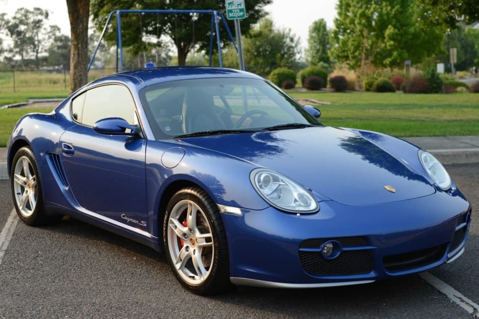 2006 Porsche 987 Cayman sold for $38,000
