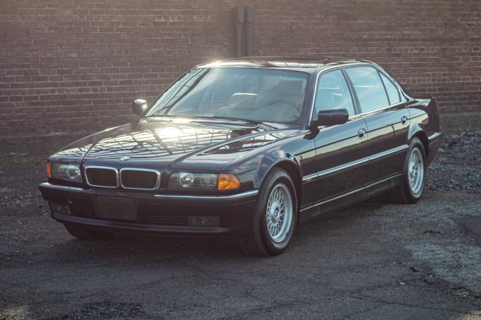 1998 BMW E38 7-Series sold for $6,800