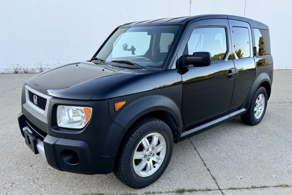 2006 Honda Element sold for $14,750