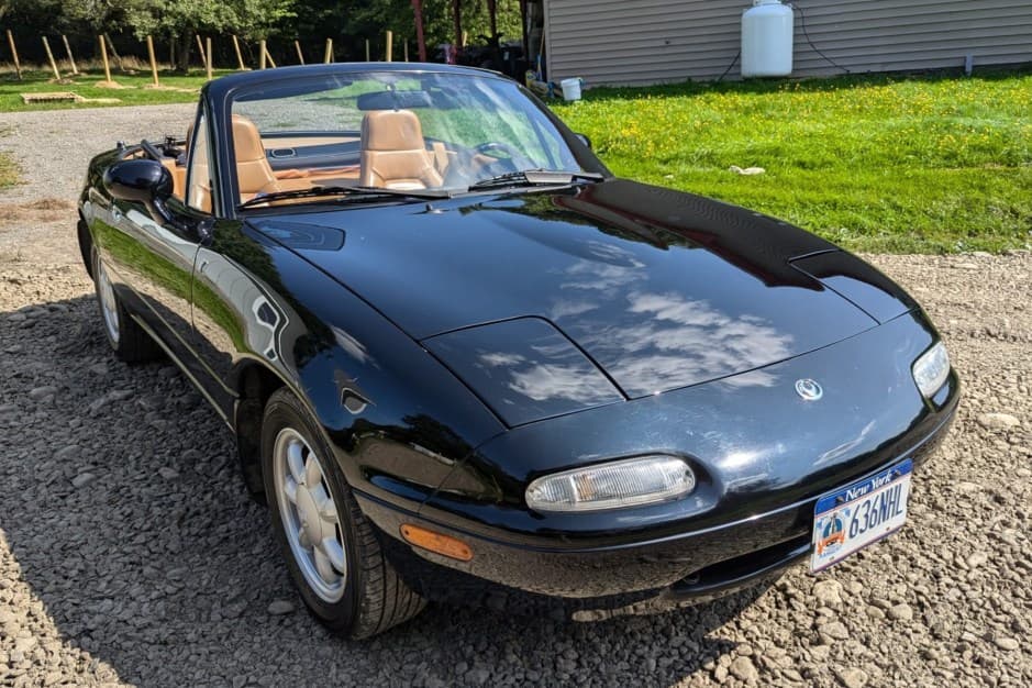 1993 Mazda NA MX-5 Miata sold for $10,800