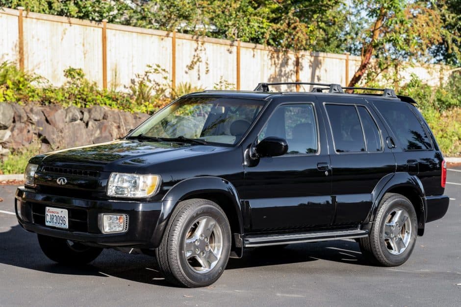 2002 Infiniti  sold for $12,100