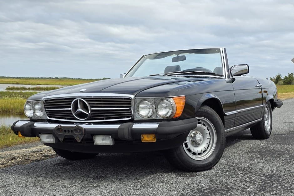 1985 Mercedes-Benz R107 SL sold for $8,100