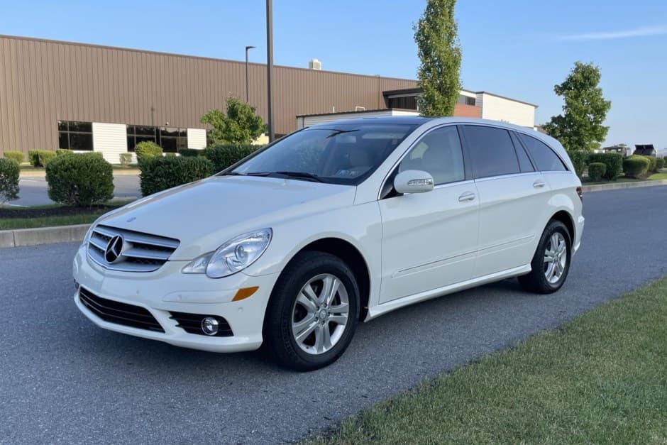 2008 Mercedes-Benz W251 R-Class sold for $14,050