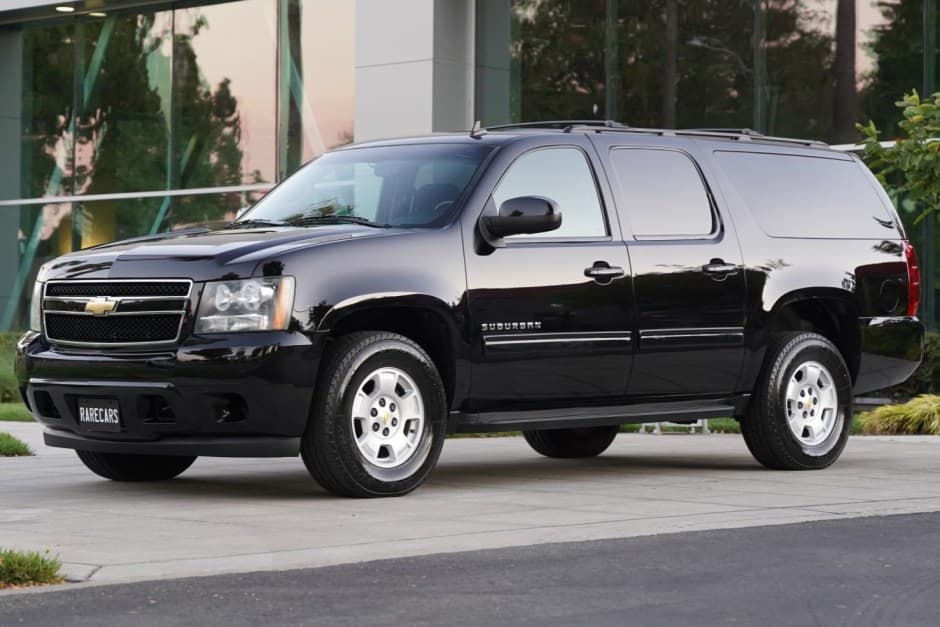 2011 Chevrolet Suburban (GMT900 2007-2014) sold for $22,000